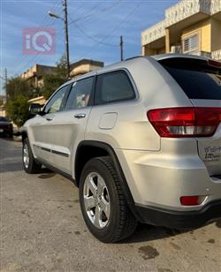 جیپ گراند شیرۆکی